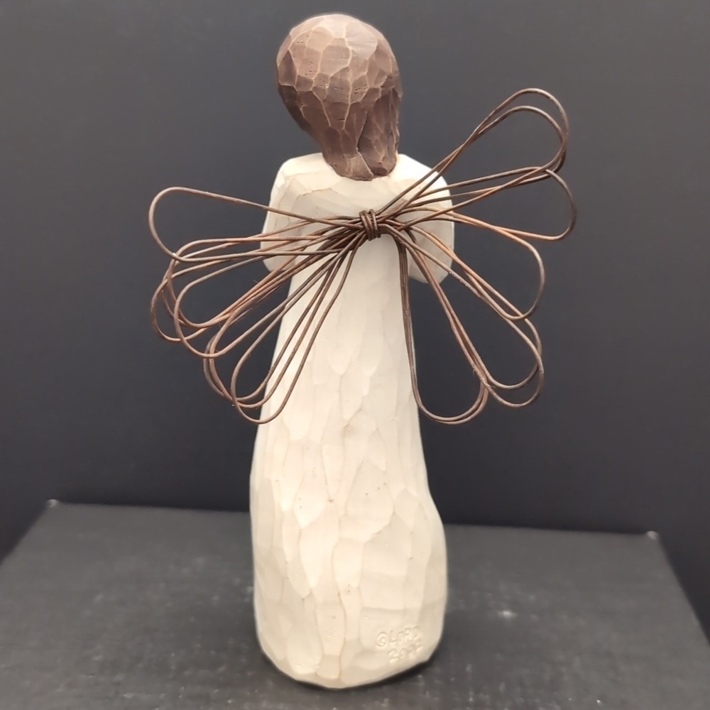 Willow Tree 2002 Loving Angel Figurine. - Picture 3 of 8
